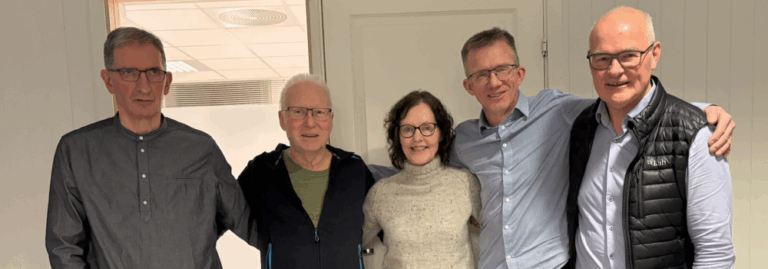 Her ser du et bilde av styret for Finnmark Parkinsonforening. Styret består av: Tor-Arne Labahå (nestleder og kontakt for lokal aktivitet i Kirkenes), Jan Ole Isaksen (Yngrekontakt), Marit Øien (Pårørendekontakt og kontakt lokal aktivitet Hammerfest), Lisbeth Keiseraas (Pårørende kontakt) og Tor Arne Bellika (Styreleder)