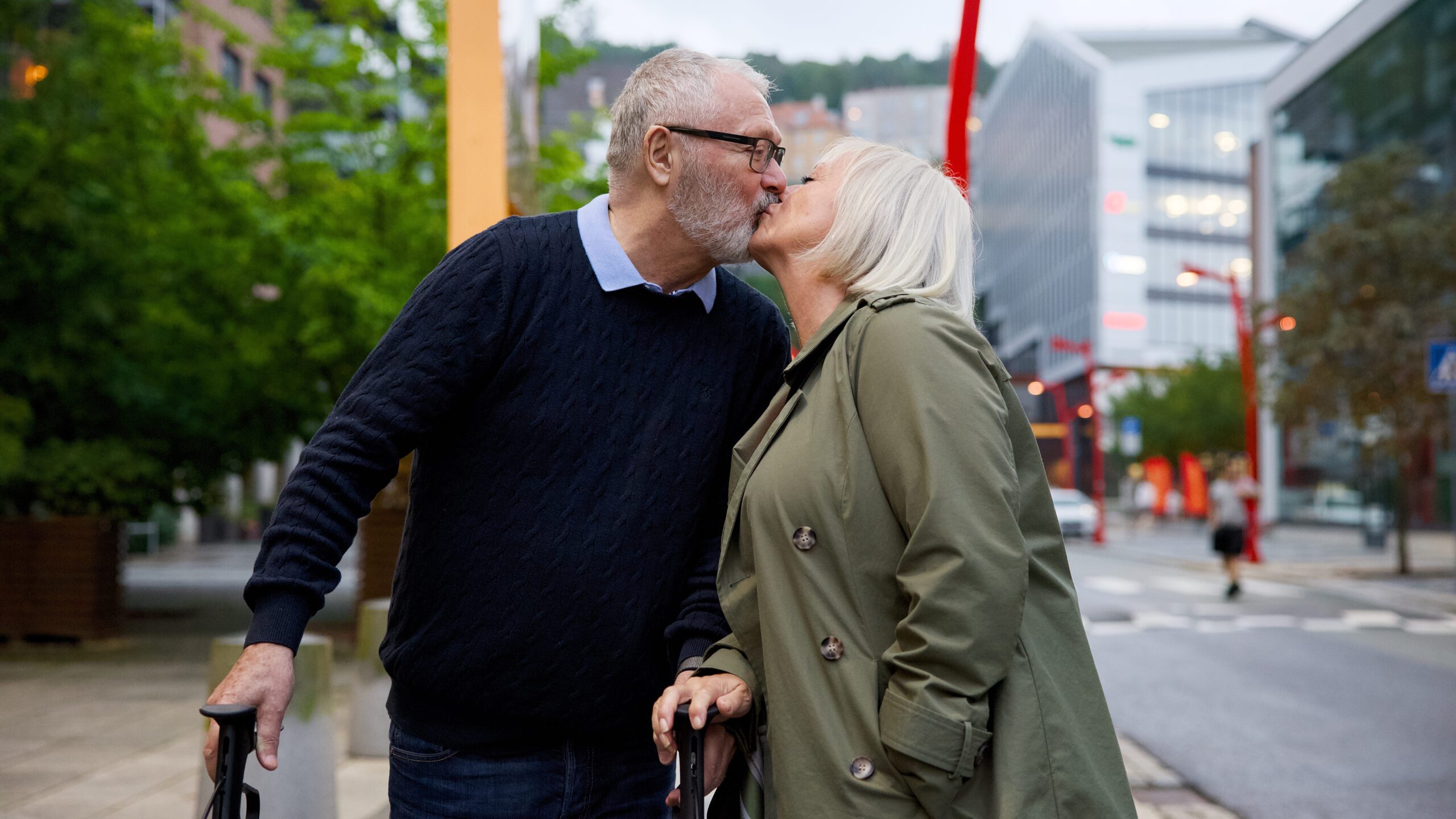 Nina og Marek Zennegg er glad de har hverandre når livet røyner på. 