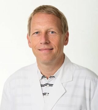 Nevrolog Øistein Ramlet er ikke i tvil om at forskning gir oss håp.
